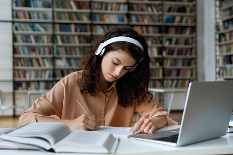 Luu-y-khi-hoc-tieng-anh-voi-nguoi-mat-goc