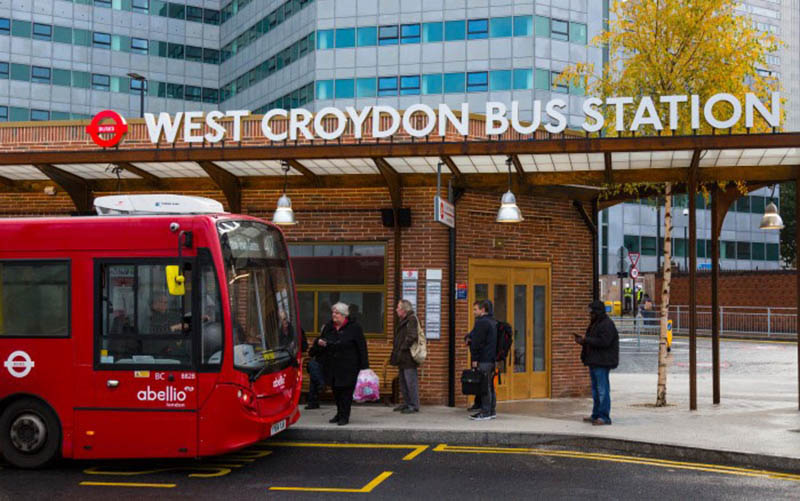 Cac-mau-cau-tieng-Anh-giao-tiep-khi-o-tram-xe-bus