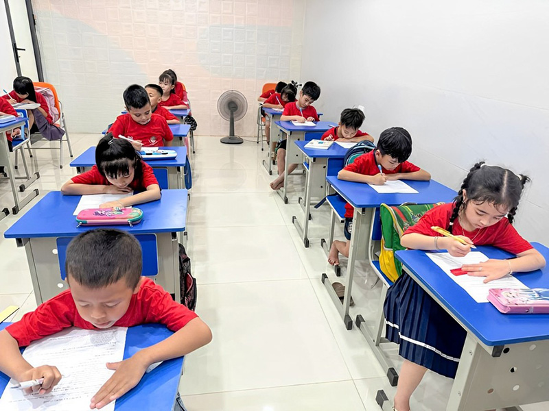 Co-so-vat-chat-va-moi-truong-hoc-tap-tai-IMA