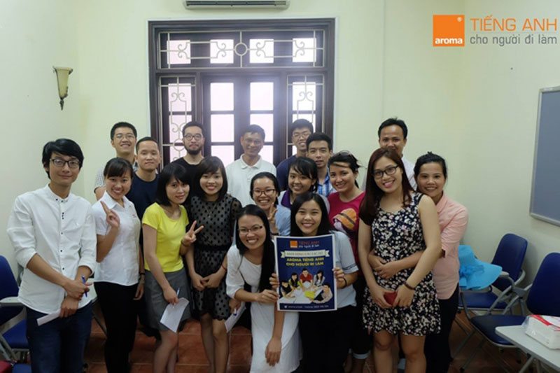 Doi-ngu-giao-vien-trung-tam-tieng-anh-Aroma