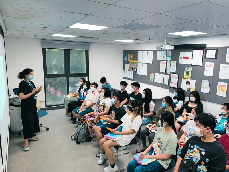 Review-chat-luong-giang-day-tai-ECO-English