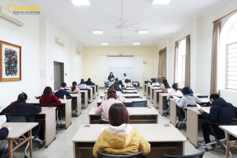 Review-trung-tam-tieng-anh-Oxford-English-UK-Vietnam-Hoc-vien-noi-gi