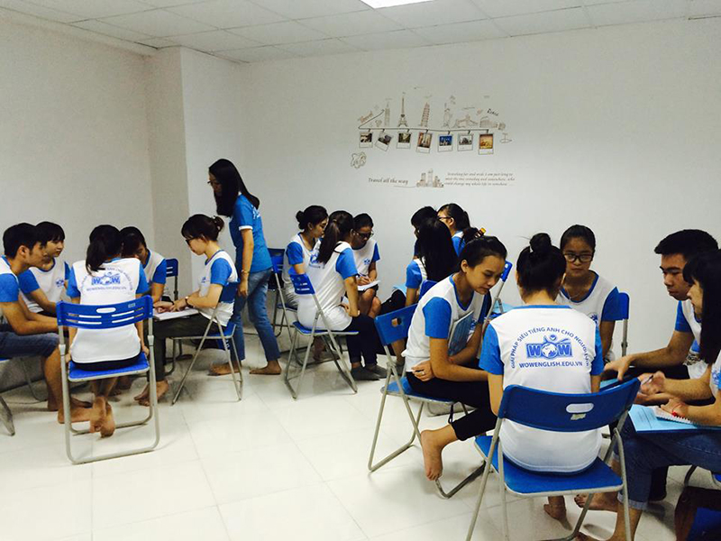 Review-ve-chuong-trinh-dao-tao-va-chat-luong-giang-day-tai-Wow-English