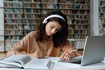 Gợi ý tài liệu tự học tiếng Anh giao tiếp tại nhà miễn phí