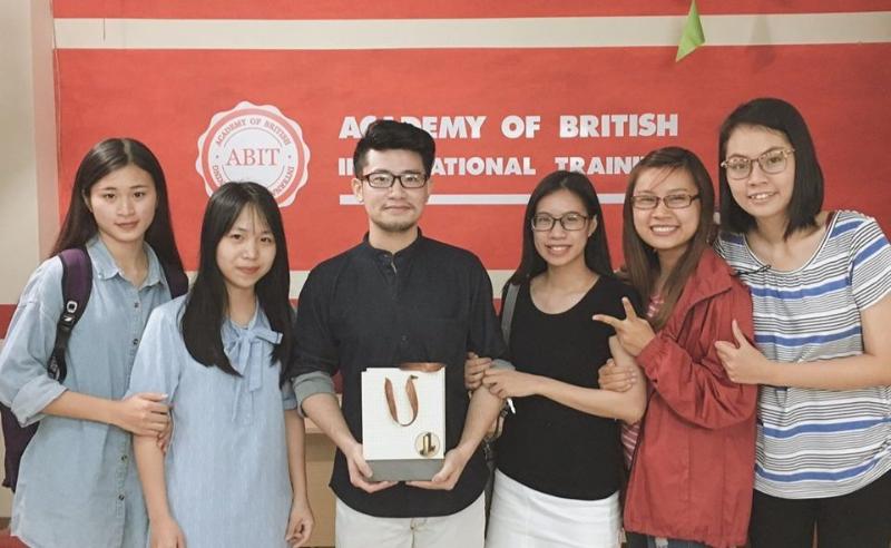 Trung tâm tiếng Anh ABIT có tốt không? qua các yếu tố: Phương pháp giảng dạy, đội ngũ giáo viên và cơ sở vật chất