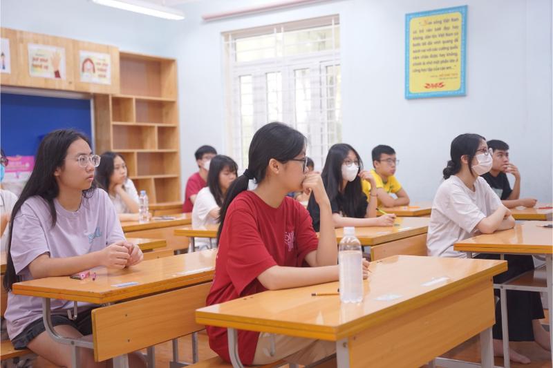 Các yếu tố giúp trả lời câu hỏi: Trung tâm tiếng Anh ECE có tốt không?