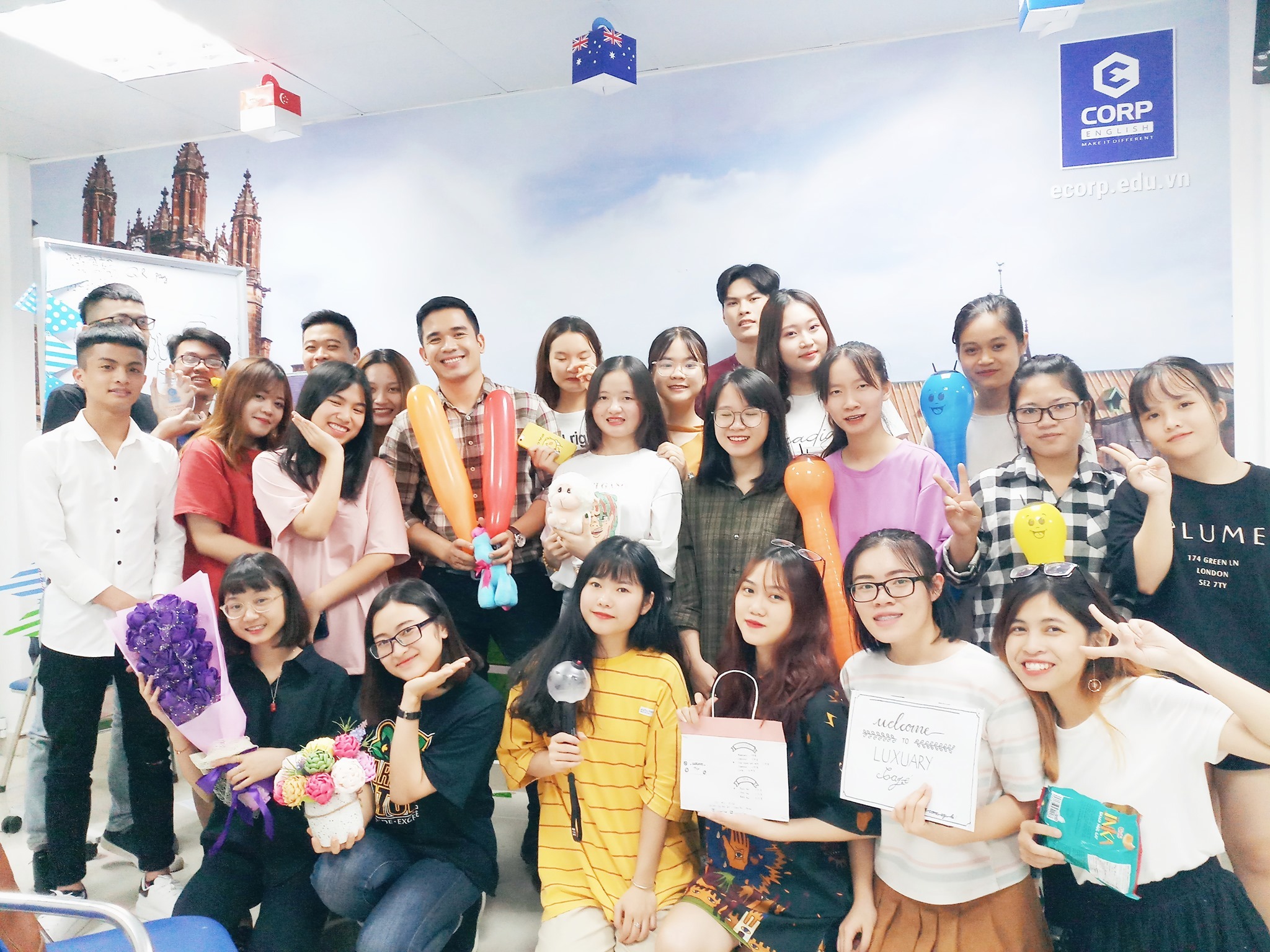 Các khoá học tại Ecorp English