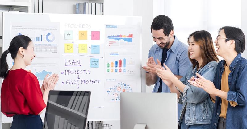 Tiếng Anh giao tiếp nơi công sở là gì?