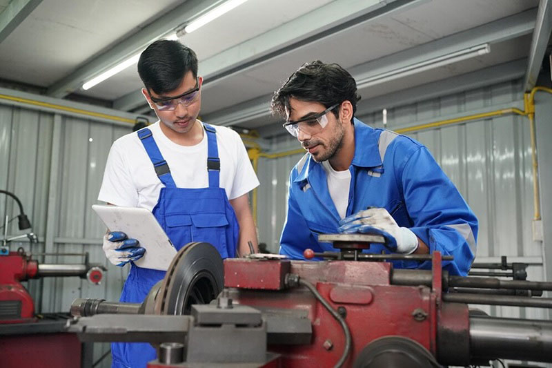 Trao đổi vận hành máy móc mới