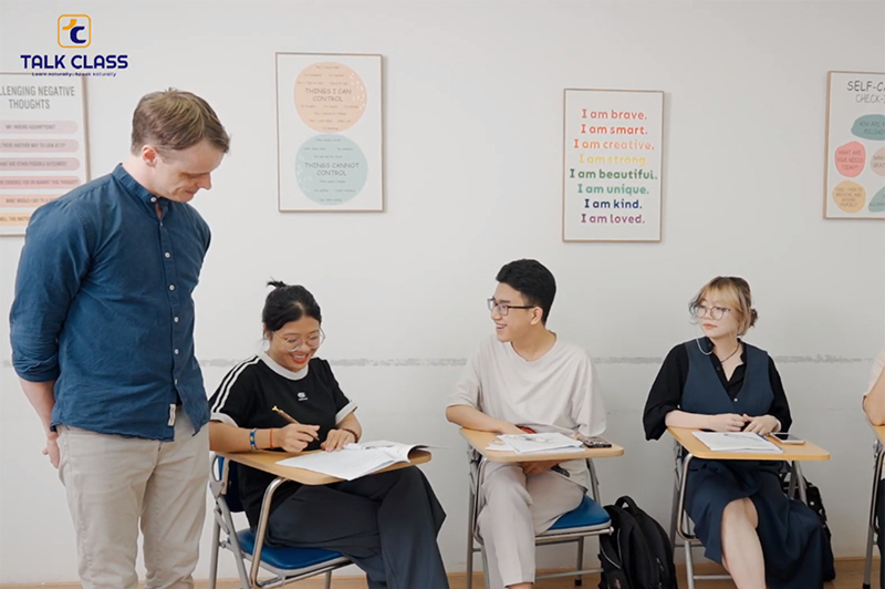 Dia-chi-hoc-tieng-anh-giao-tiep-cho-nguoi-xuat-khau-lao-dong-uy-tin