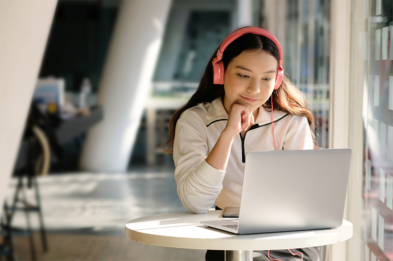 Lam-quen-voi-am-thanh-tieng-Anh