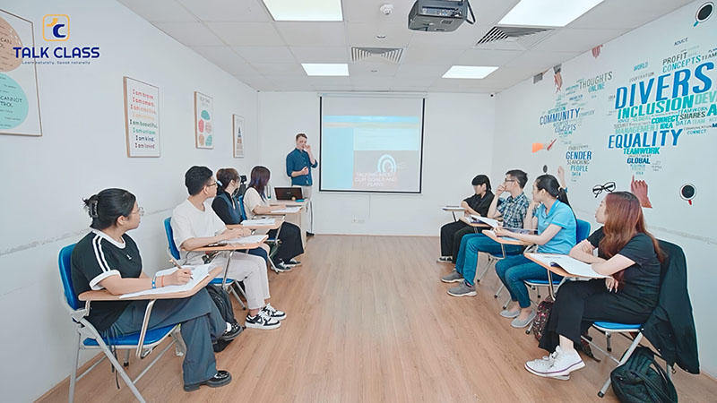 Trung-tam-anh-ngu-Talk-Class