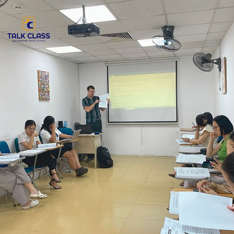 Khóa học tiếng Anh giao tiếp nâng cao tại Talk Class