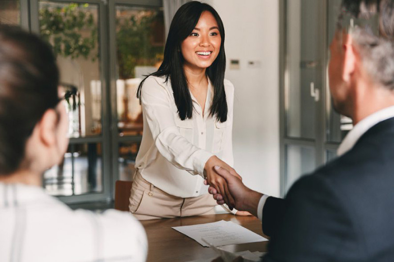 Cach-gioi-thieu-ban-than-voi-doi-tac-bang-tieng-Anh-Diem-manh-Muc-tieu