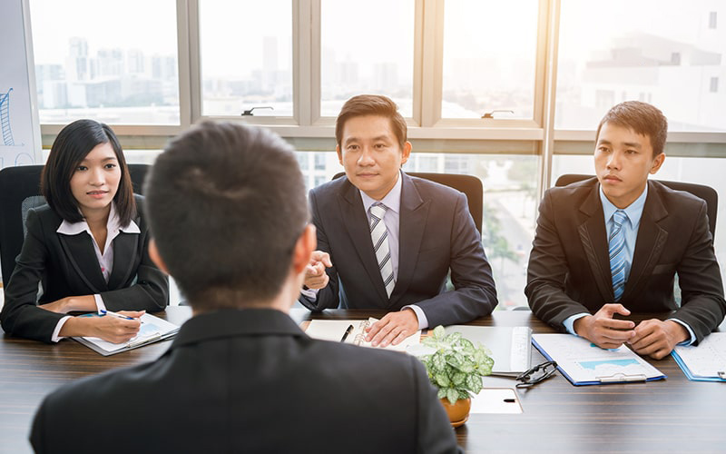 Cong-viec-lien-quan-den-tieng-anh-cho-sinh-vien-Chuyen-vien-tuyen-dung