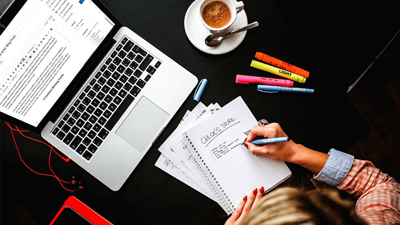 Content-Creator-Nguoi-sang-tao-noi-dung