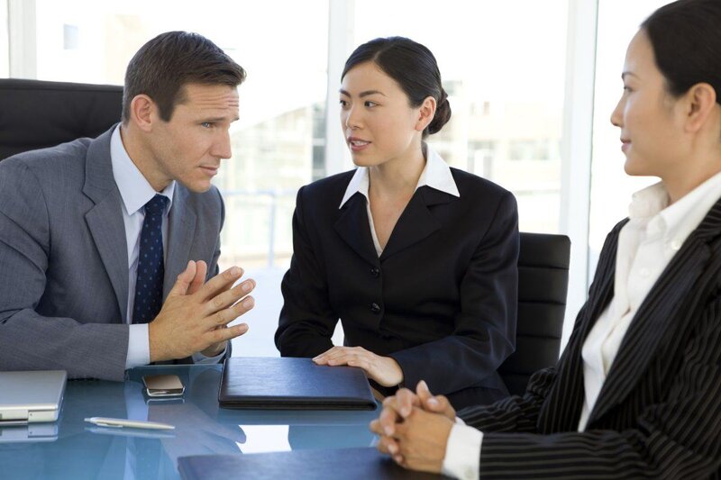 Hoc-gioi-tieng-Anh-thi-lam-nghe-gi-luong-cao-Bien-phien-dich-vien