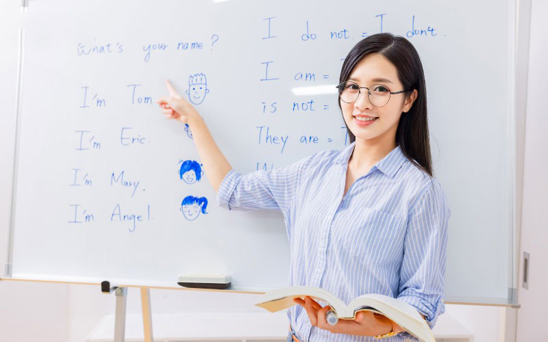 Hoc-gioi-tieng-Anh-thi-lam-nghe-gi-luong-cao-Giao-vien-tieng-Anh