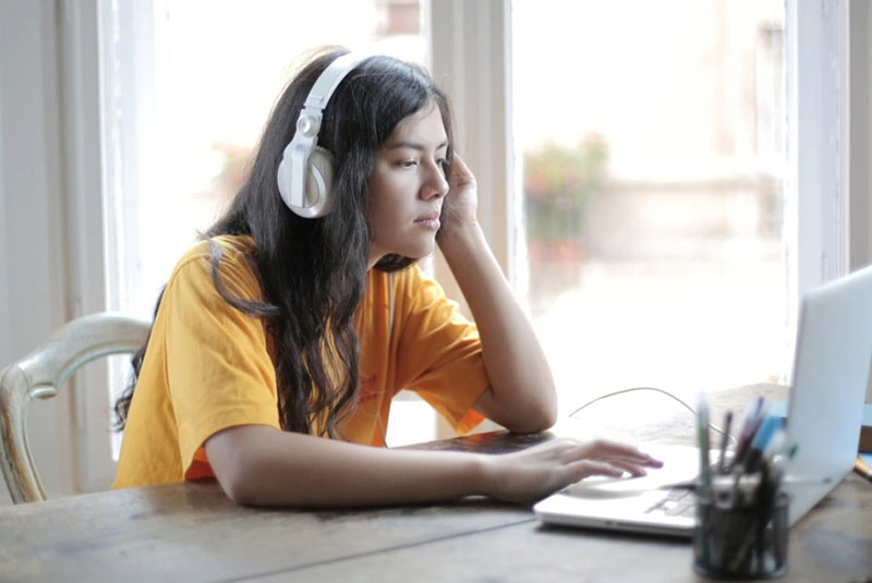 Kho-phat-am-va-nghe-theo-toc-do-cua-nguoi-ban-xu