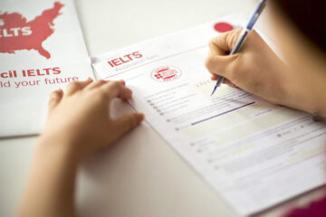 Có bằng IELTS nhưng không có bằng đại học làm gì phù hợp?