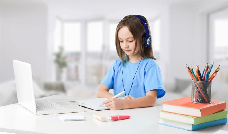 Lựa chọn website có audio rõ ràng, hỗ trợ phiên âm IPA và phù hợp với trình độ là tiêu chí quan trọng để học hiệu quả.